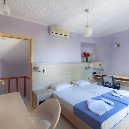 Giorgi's Blue Aparthotel 3*